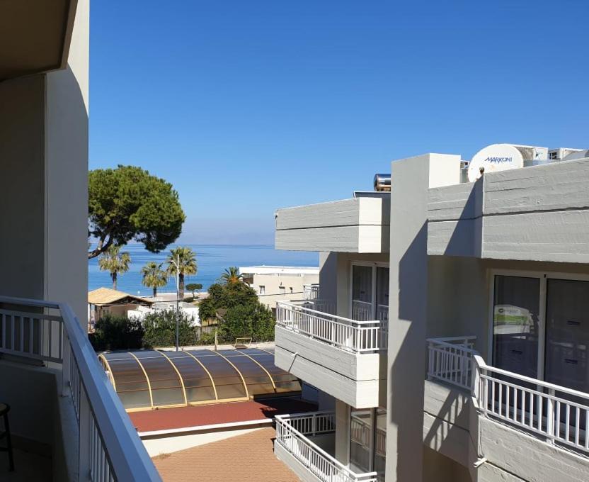 Blue Eyes Apartments Ixia  Exterior photo